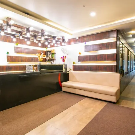 Octave The Gold Leafs Rooms And Service Apt
